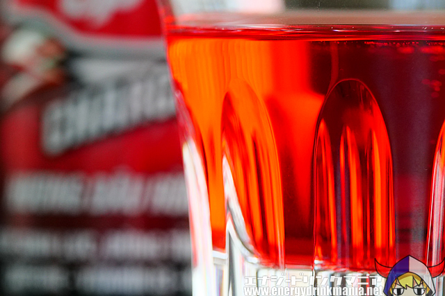 Thums Up Charged Hương Dâu rừngの味